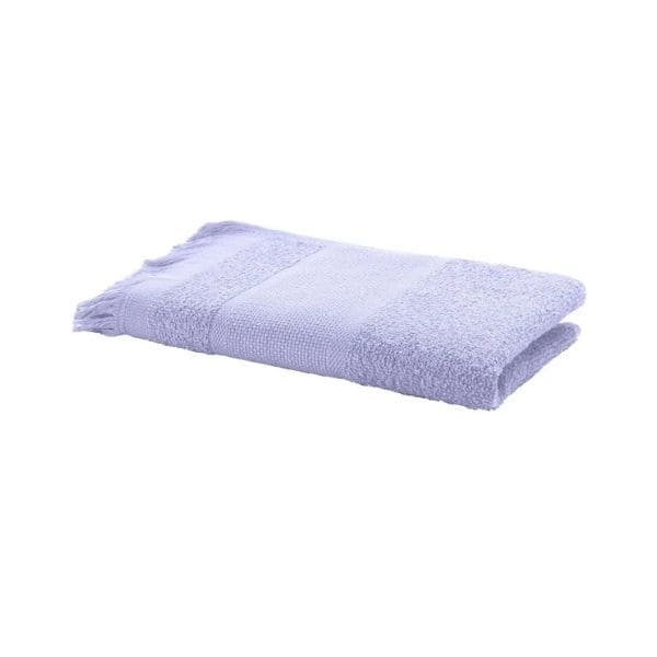 A Toalha de Lavabo Capri Döhler é perfeita para quem busca qualidade, suavidade e um toque de elegância no dia a dia. Com tamanho 25cm x 36cm, ela é ideal para lavabos, banheiros sociais, kits presentes e personalizações em bordado ou aplicação. Confeccionada em 100% algodão, a linha Capri oferece toque macio, ótima absorção e durabilidade para o uso cotidiano. Seu acabamento em jacquard na barra dá um charme especial à peça, deixando seu ambiente mais bonito e sofisticado.